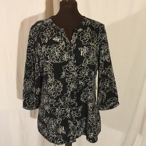 Banana Republic black & white floral print blouse
